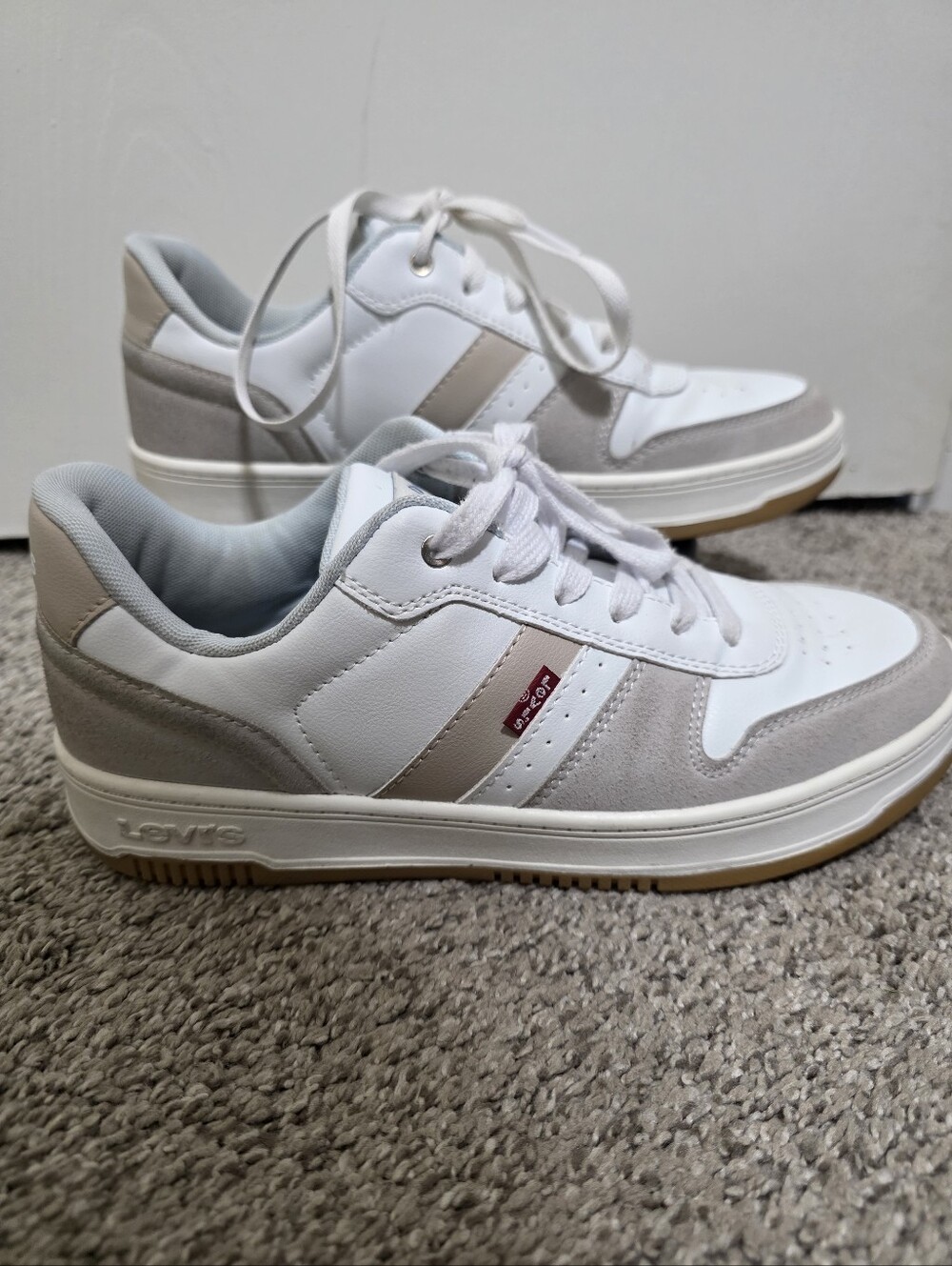 Levi's Women's Drive Lo Court Sneakers White Gray Gum Sole Size 8.5 Low Top